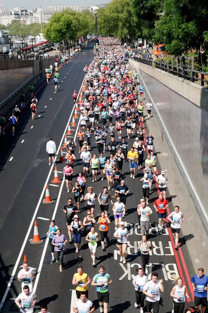 5km・10kmロードレースでペースを刻む市民ランナー